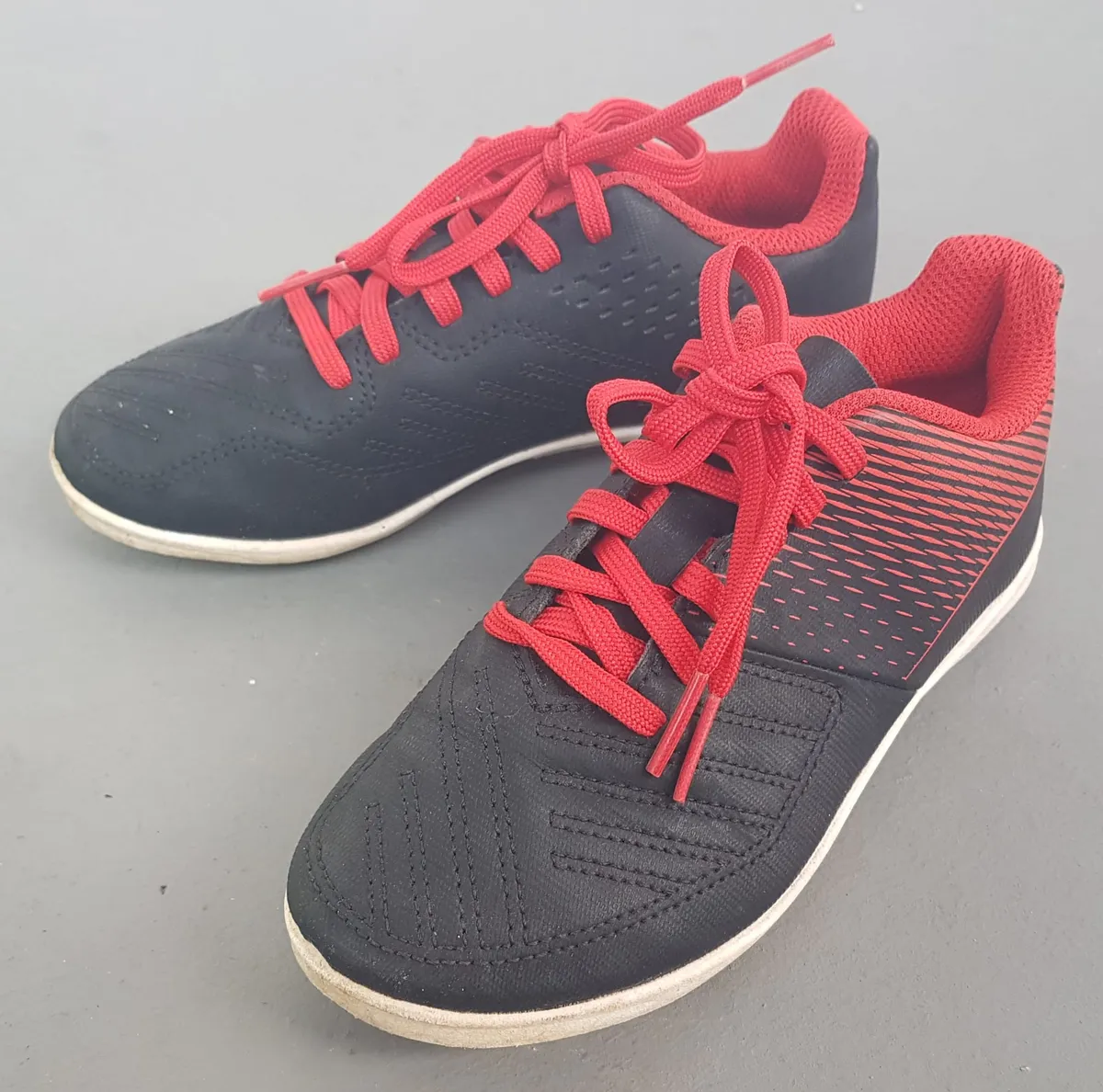 KIPSTA KIPSTA Football Boots, AGILITY 100 Model, US 12.5 C, UK 11.5C, EUR 30, CM 18.5, Soccer Turf Cleats, Kids Shoes, Teens Sneakers, Cosmopolitan, Cool Decathlon Futsal Design, Indoor or Outdoor, Active Lifestyle, Sophistication, Urban Style, Timeless Appeal - Photo 2