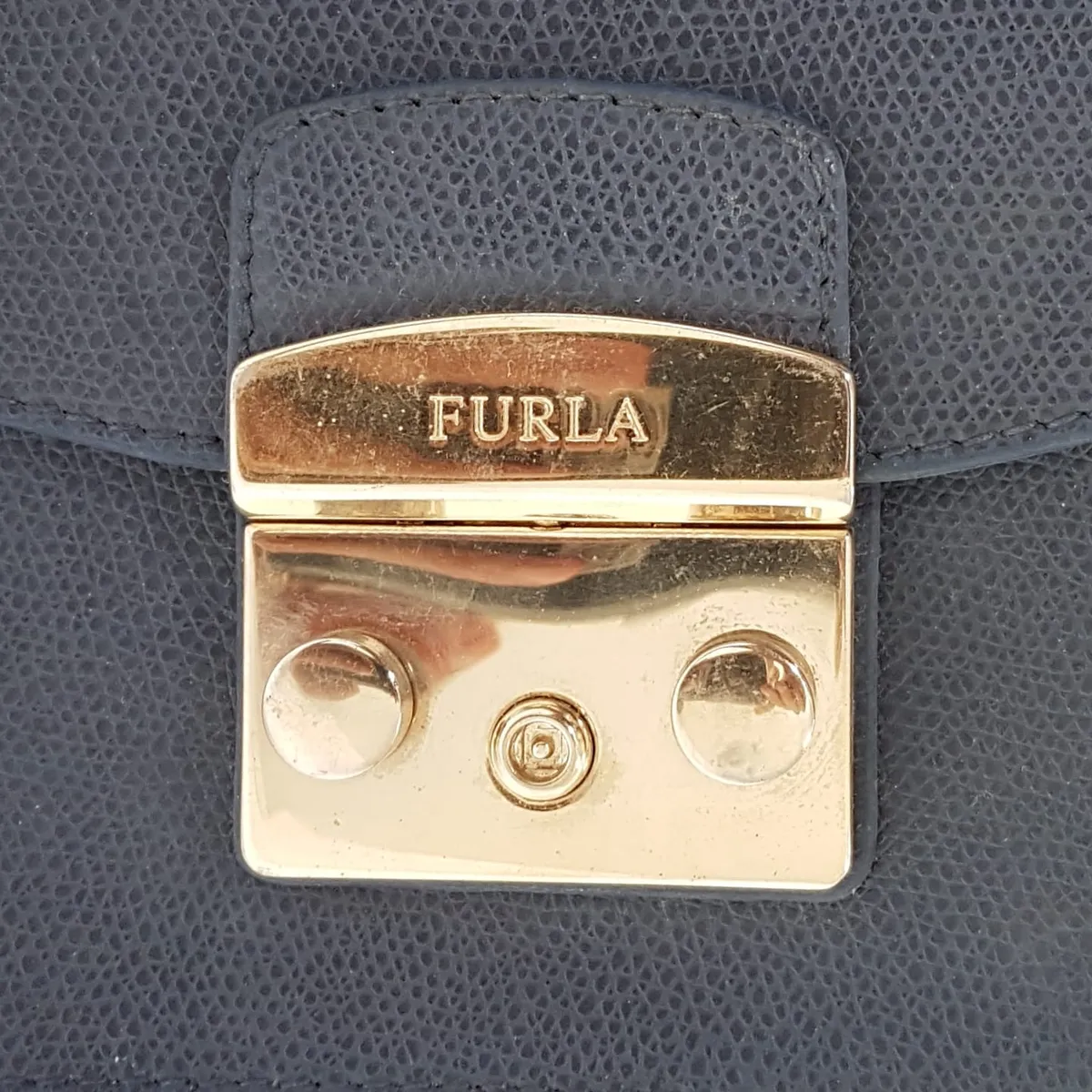 FURLA Original Furla Designer Bag, Metropolis Leather Shoulder Bag, Mini Crossbody, Cool Avio Scuro / Slate Grey-Blue, Cosmopolitan, Haute Couture, Luxury Bag, Urban Style, Pop Culture, Sophistication, Timeless Appeal, Cult Street Fashion, Everyday Bag, Made in ITALY - Photo 10
