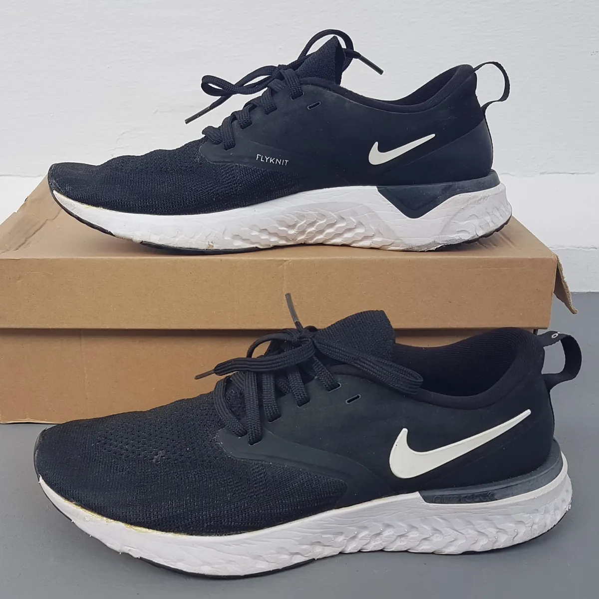 Adidas Original NIKE Black Running Shoes, Nike Odyssey REACT 2 FLYKNIT Sneakers, US 7, UK 5, EU 38, CM 24.5, White Swoosh Logo, Cosmopolitan, Urban Style, Pop Culture, Sophistication, Streetwise, Roadster, Active Lifestyle, Everyday Shoes, Cult Street Fashion - Photo 4