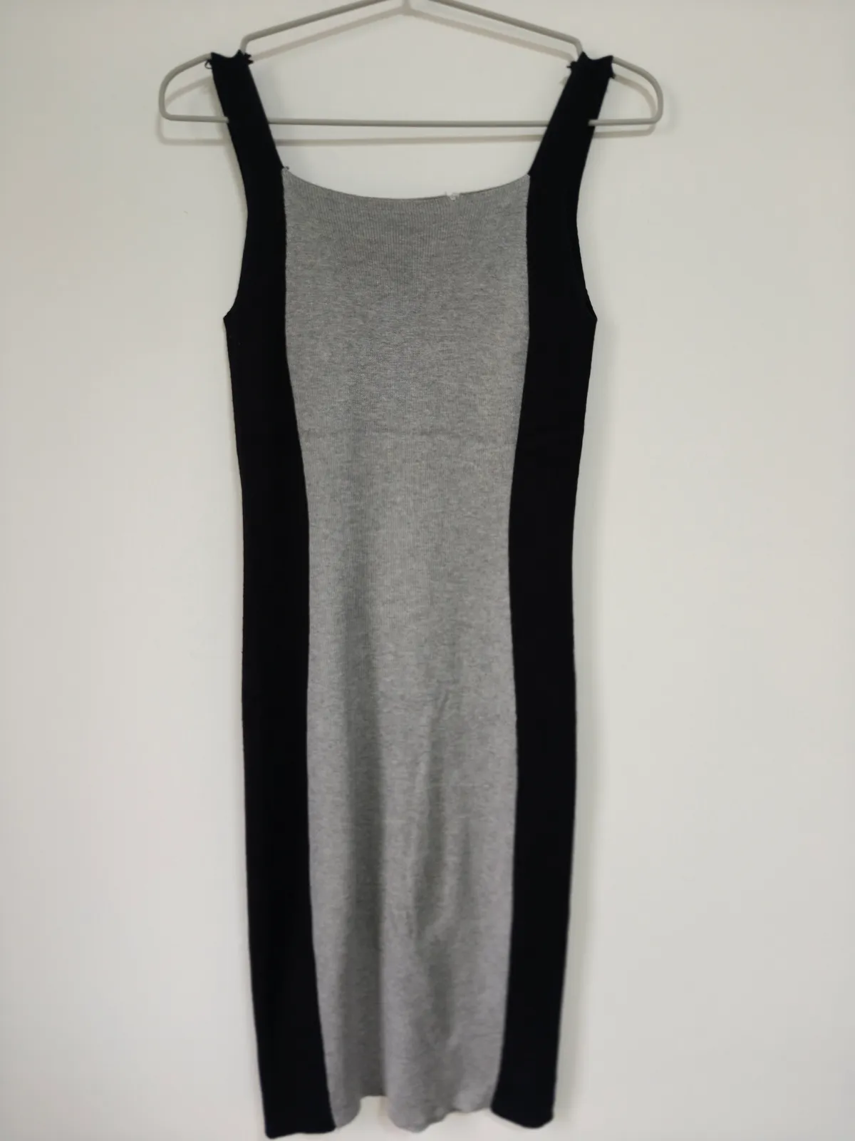 Chic Monochrome Bodycon Dress - Photo 3