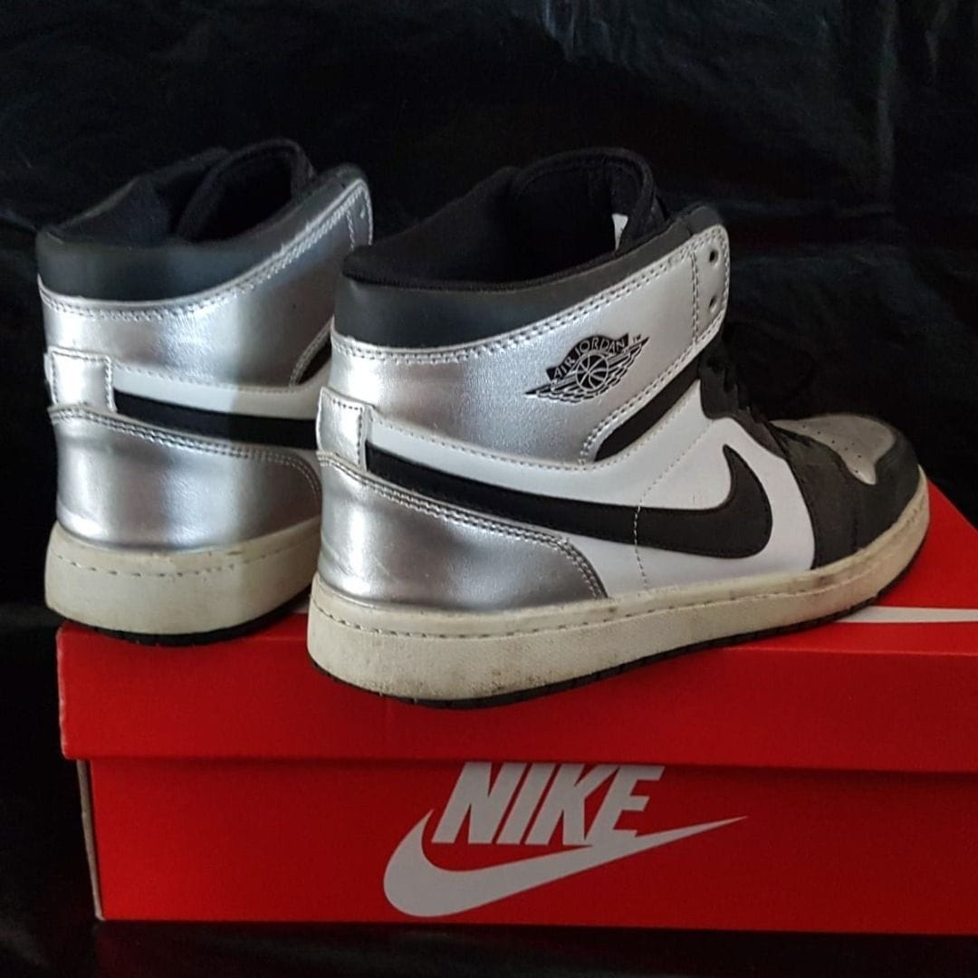 🔥 Air Jordan 1 Retro High OG 'Silver Toe' Sneakers (US 9/UK 8/EU 42)