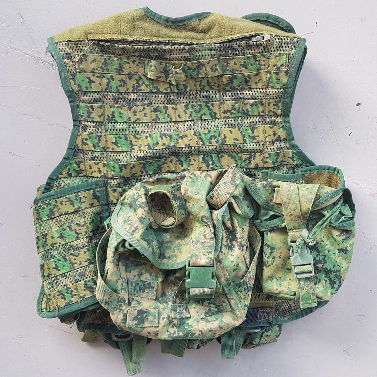 Retro LBS, Hip Belt Harness, Combat SBO, Load Bearing System, Airsoft, Cosplay, Reservists, Movie Props, Military Tactical Chest Rig Vest, Integrated Load Bearing Vest, Vintage ILBV, Rare Collectibles, Souvenir Hunter, Decorative Display, Studio Exhibit, Showpiece - Photo 3