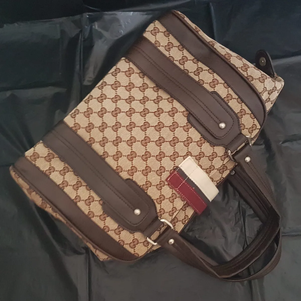 Gucci Retro GUCCI Tote Bag, ITALY, Gucci GG Monogram, Brown & Beige, Distinctive Gucci Crest Enclosure, Cosmopolitan, Duffle, Boston Bag, Luxury Living, Everyday Handbag, Urban Style, Sophistication, Timeless Appeal, Cult Street Fashion - Photo 2
