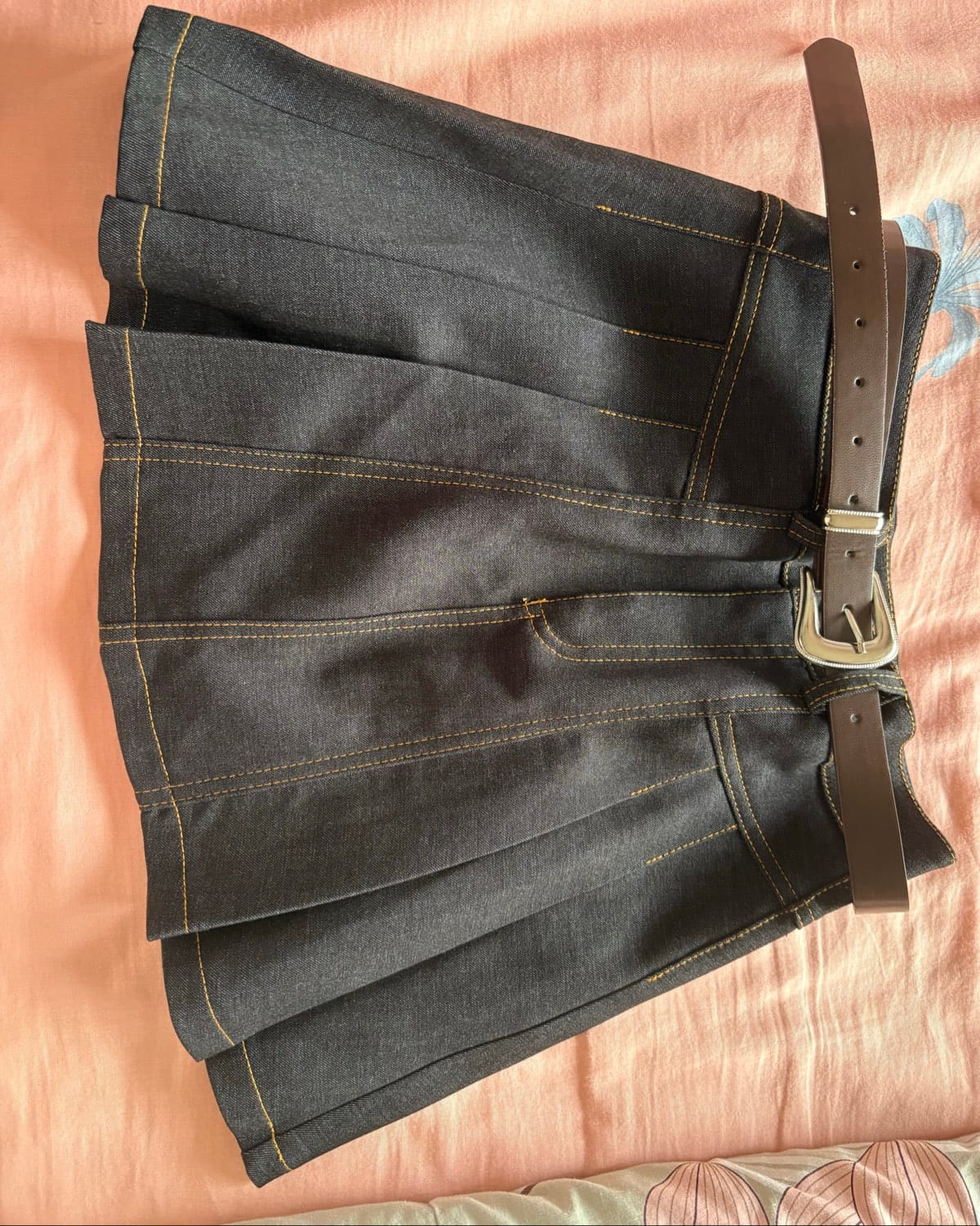 Skirt with belt