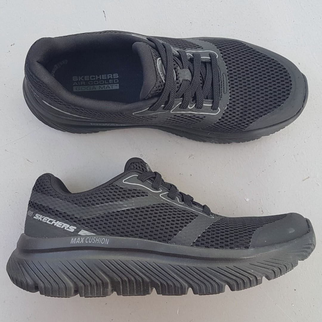 Sleek Skechers Max Cushioning Sneakers (US 8, UK 7, EU 41)