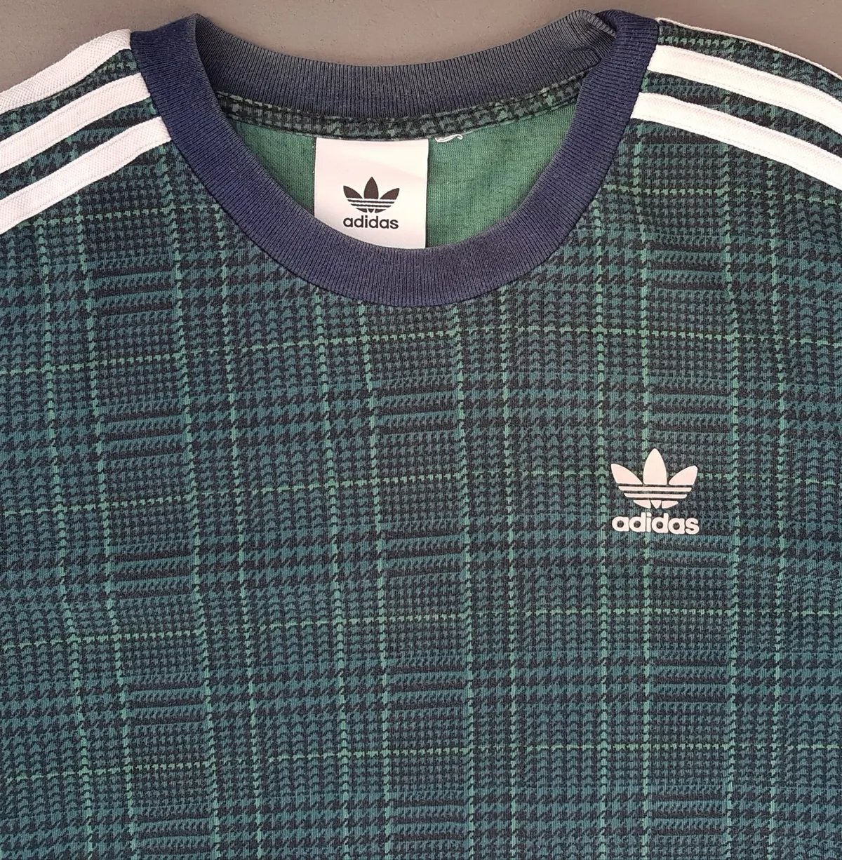 Adidas Original Adidas T-Shirt, Green Plaid Design, SMALL Tee, Cool Top, Tartan Style, Signature White Shoulder Stripes, Cosmopolitan, Sophistication, Streetwise, Urban Style, Pop Culture, Hip Hop, Rock Star, Summer Holiday, Cult Street Fashion - Photo 3