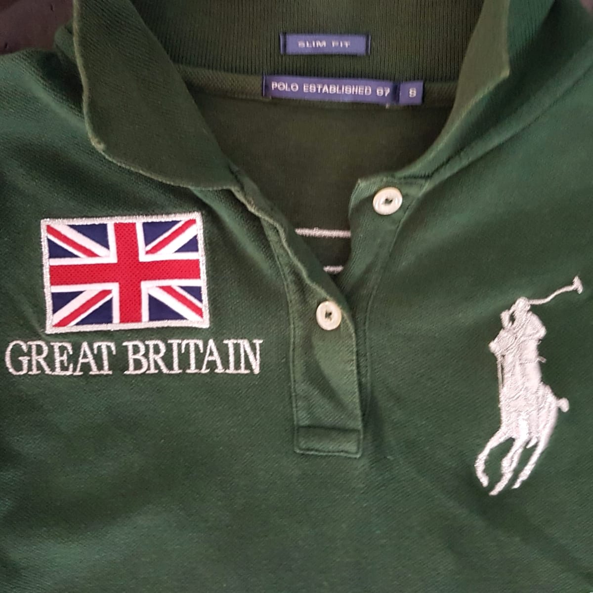 Vintage POLO by Ralph Lauren Designer Apparel, SMALL, Retro GREAT BRITAIN Flag, Green Top, Number 3, Cosmopolitan, Sleek 2 Buttons Polo Shirt, Number 3 on Shoulder Sleeve, Great Britain Flag on Back, Luxury Lifestyle, Timeless Classic - Photo 4