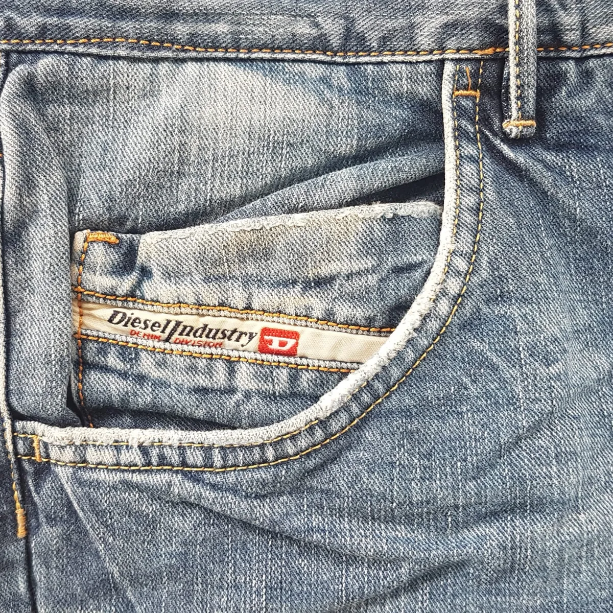 DIESEL Vintage Diesel Industry Denim Jeans, Original DIESEL Denim Shorts, Made in ITALY, Retro Selvedge Design, Cool W31 Bottoms, Cosmopolitan, Sophistication, Nostalgic Apparels, Timeless Appeal, Pop Culture, Hip Hop, Rock Star, Cult Street Fashion - Photo 3