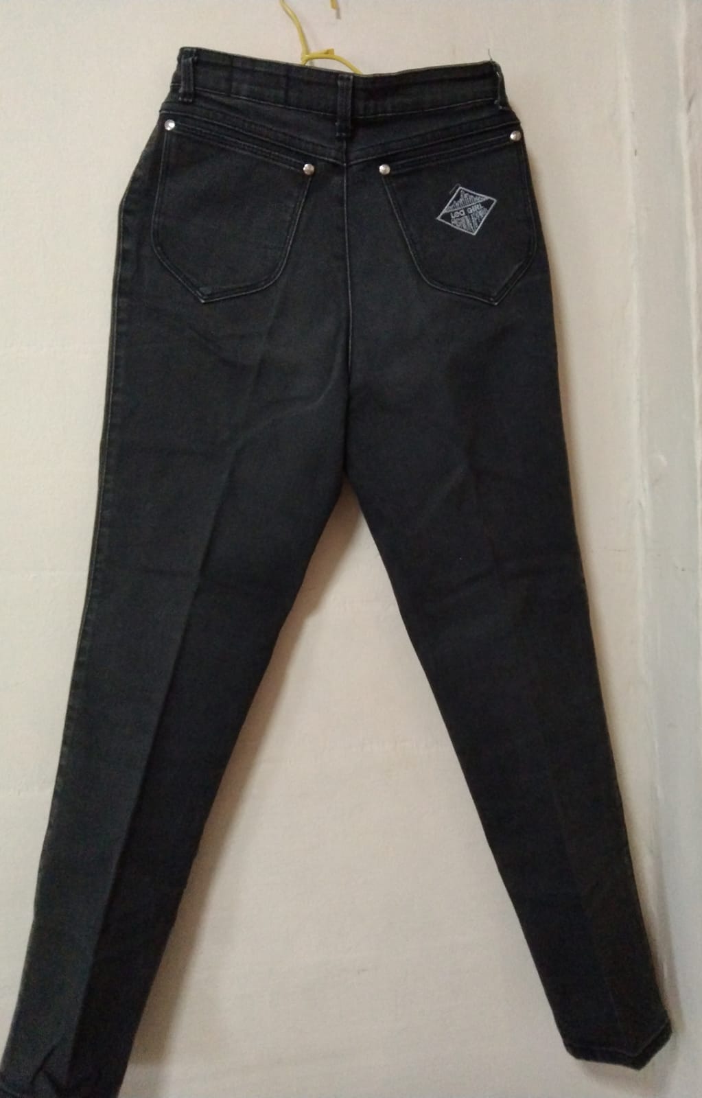 Retro Black High-Waisted Skinny Jeans