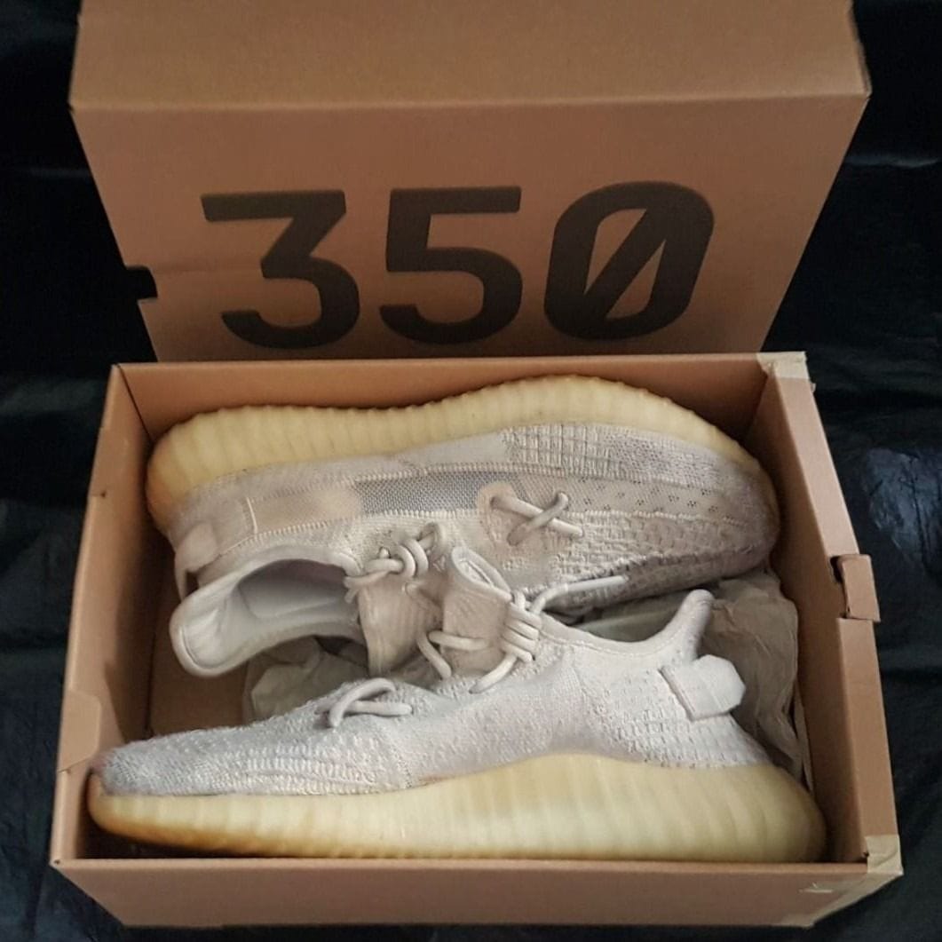 Yeezy Boost 350 V2 – OG Kicks for the Sneakerheads