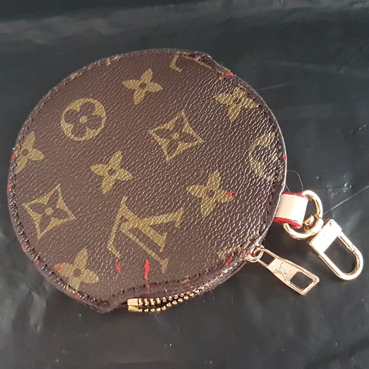 Louis Vuitton  Louis Vuitton Designer Pouch, Monogram, LV Motif, Cool Coin Purse, Cosmopolitan, Luxury Money Bag, Unique Customized Bag, Intricate Oval Shaped Design, Front Satchel, Wallet, Clutch, Sleek Model, Sophistication, Streetwise, Cult Street Fashion - Photo 5