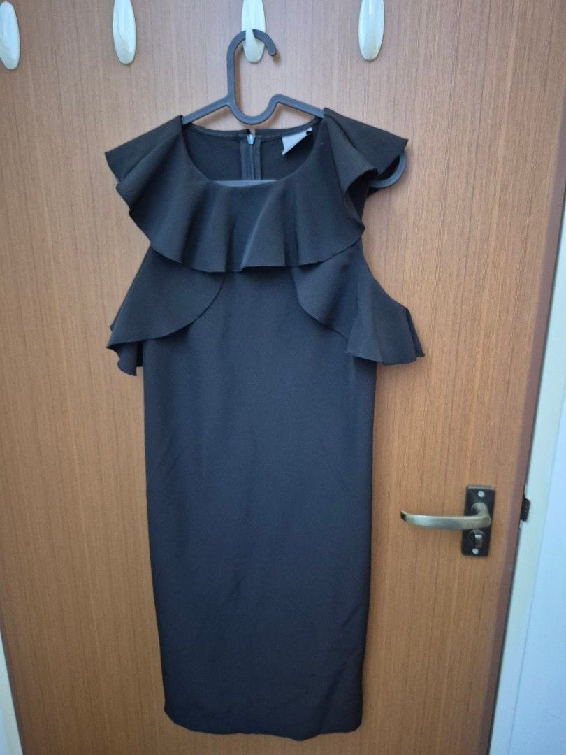 Vero Moda Black Ruffle Dress - Chic & Classy 🍷