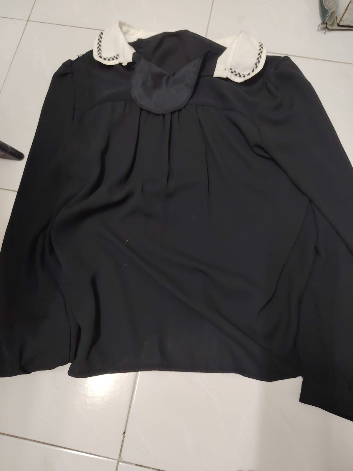Chic Black Long Sleeve Blouse with White Collar