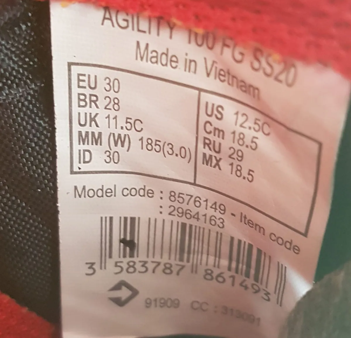 KIPSTA KIPSTA Football Boots, AGILITY 100 Model, US 12.5 C, UK 11.5C, EUR 30, CM 18.5, Soccer Turf Cleats, Kids Shoes, Teens Sneakers, Cosmopolitan, Cool Decathlon Futsal Design, Indoor or Outdoor, Active Lifestyle, Sophistication, Urban Style, Timeless Appeal - Photo 7