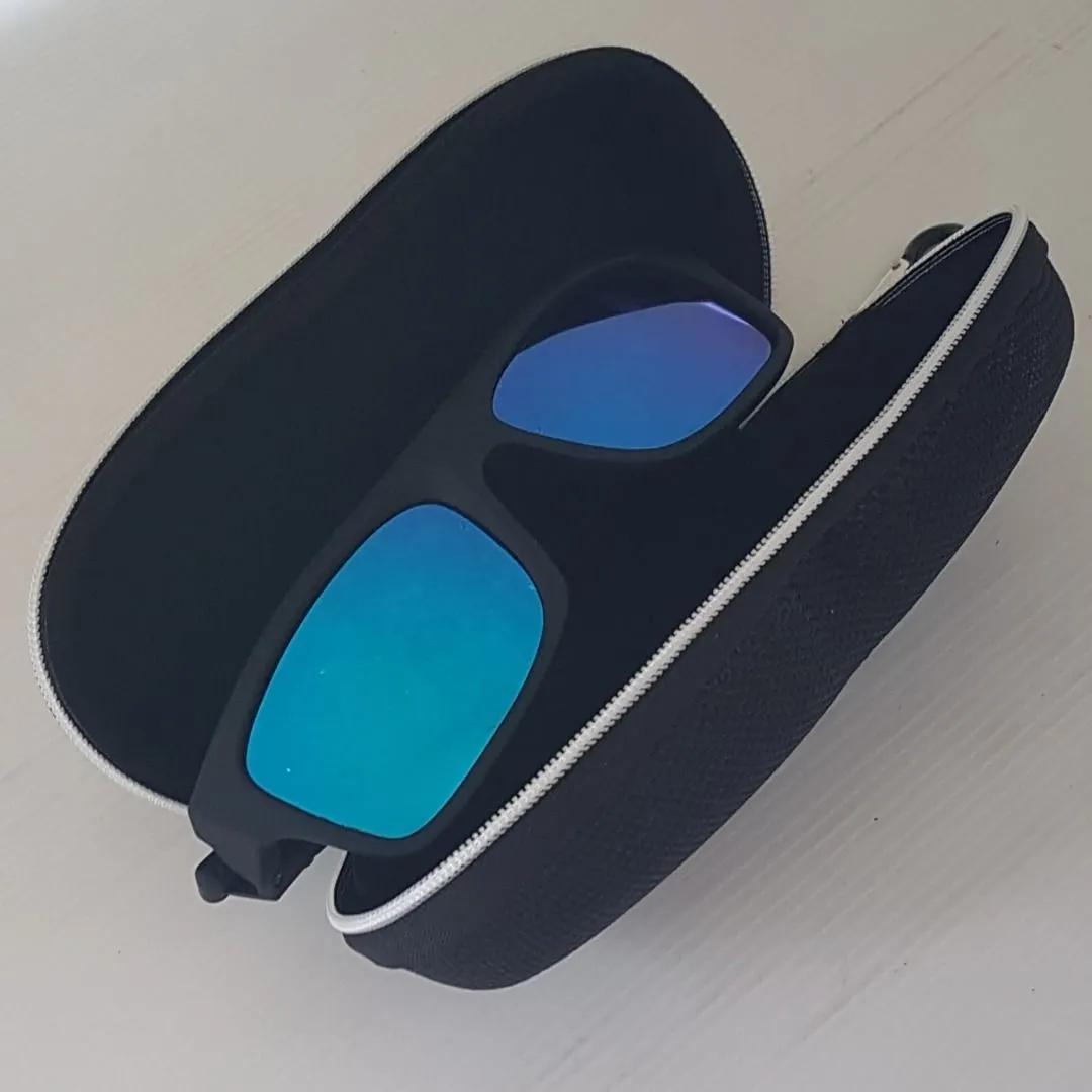 Johnson & Johnson Johnson & Johnson Vision Sunglasses, Polarized Blue Mirrored Lenses, UV Protection, Cosmopolitan, Sunshades, Sleek Designer Shades, Professional Eyewear, Safety Glasses, Cool Looking Goggles, Sophistication, Streetwise, Pop Culture, Everyday Fashion - Photo 8