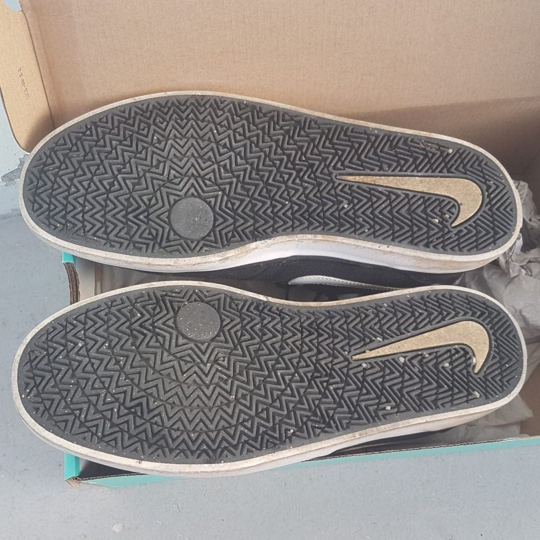 Nike Dunk SB Check Sneakers - Sleek & Street-Ready - Photo 3