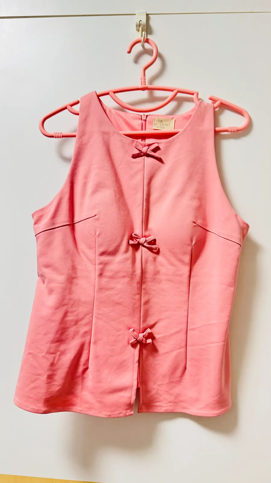 Chic Pink Sleeveless Top with Cute Bow Details 🌸