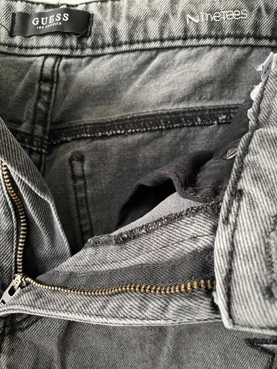 Guess GUESS Ninetees Mom-Fit Faded Distressed Grey Jeans With Embroidery (Size 27) - Photo 6