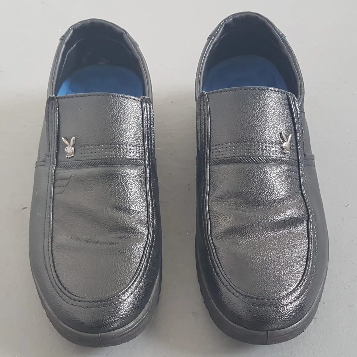 PLAYBOY Playboy Designer Shoes, Black Working Shoes, Cool Loafers, Cosmopolitan, US 7, UK 6, EUR 40, Timeless Classic, Slip-On, Sliders, Sophistication, Luxury Soft Leather, Urban Style, Streetwise, Pop Culture, Everyday Fashion