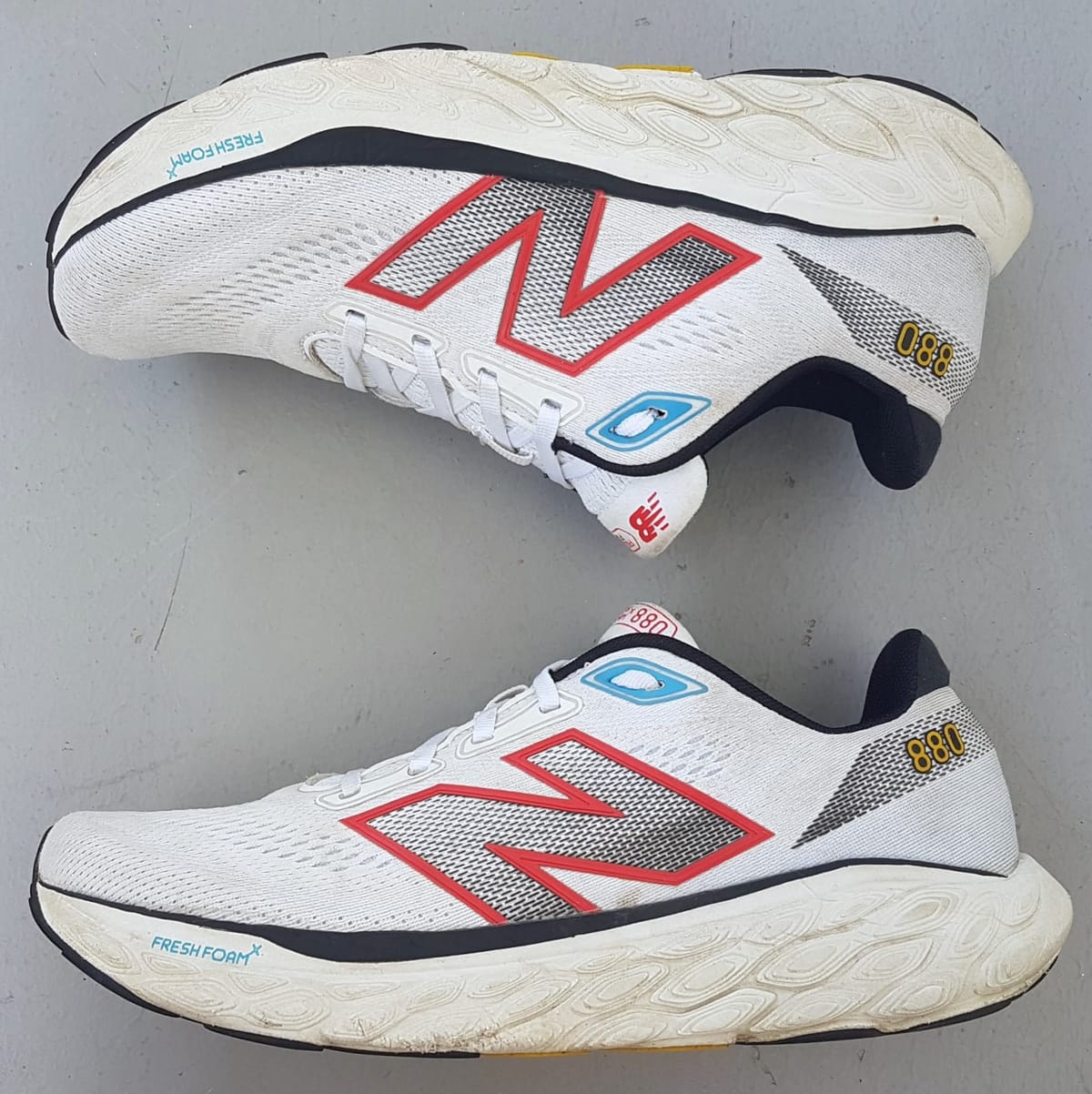 New Balance Original New Balance Running Shoes, Fresh Foam X 880 Model, NB Designer Sneakers, US 10, UK 9.5, EUR 44, CM 28, Cosmopolitan, Roadster, Sleek White, Neo Flame & Black Design, Streetwise, Trainer, Sophistication, Urban Style, Pop Culture, Cult Street Fashion - Photo 5