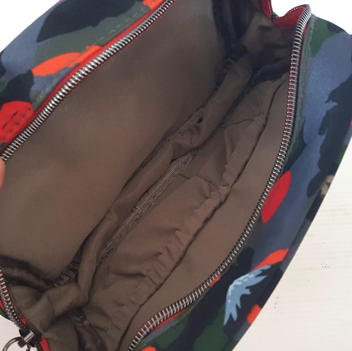 Shu Uemura Original Shu Uemura x Maison Kitsuné Collaboration Pouch, Cosmopolitan Clutch, Limited Edition Satchel, Sleek Model, Intricate Design, Novelty Fox Lip Camouflage 2019, Sophistication, Streetwise, Cosmetic Bag, Toiletry, Luxury Living, Cult Street Fashion - Photo 8