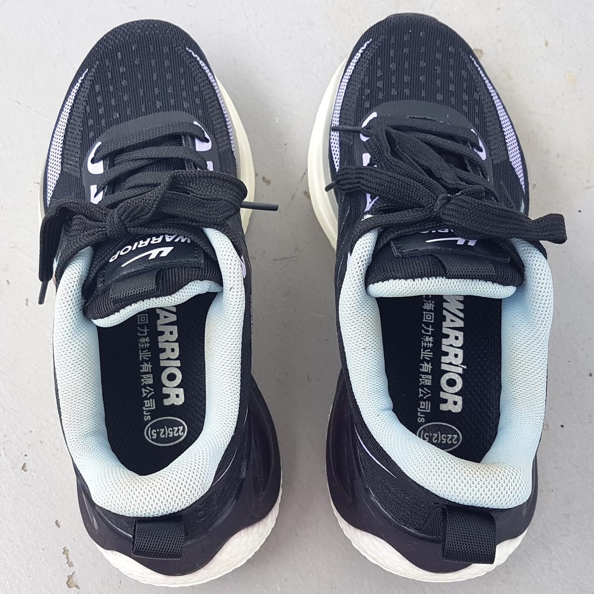 WARRIOR Original WARRIOR Sneakers, Cool Black Shoes with Luminous Accents, Cosmopolitan, US 5, UK 3, EU 36, CN 22.5, Sleek Relaxed Fit Design, Lightweight, Urban Style, Streetwise, Sophistication, Timeless Appeal, Everyday Shoes, Cult Street Fashion - Photo 6