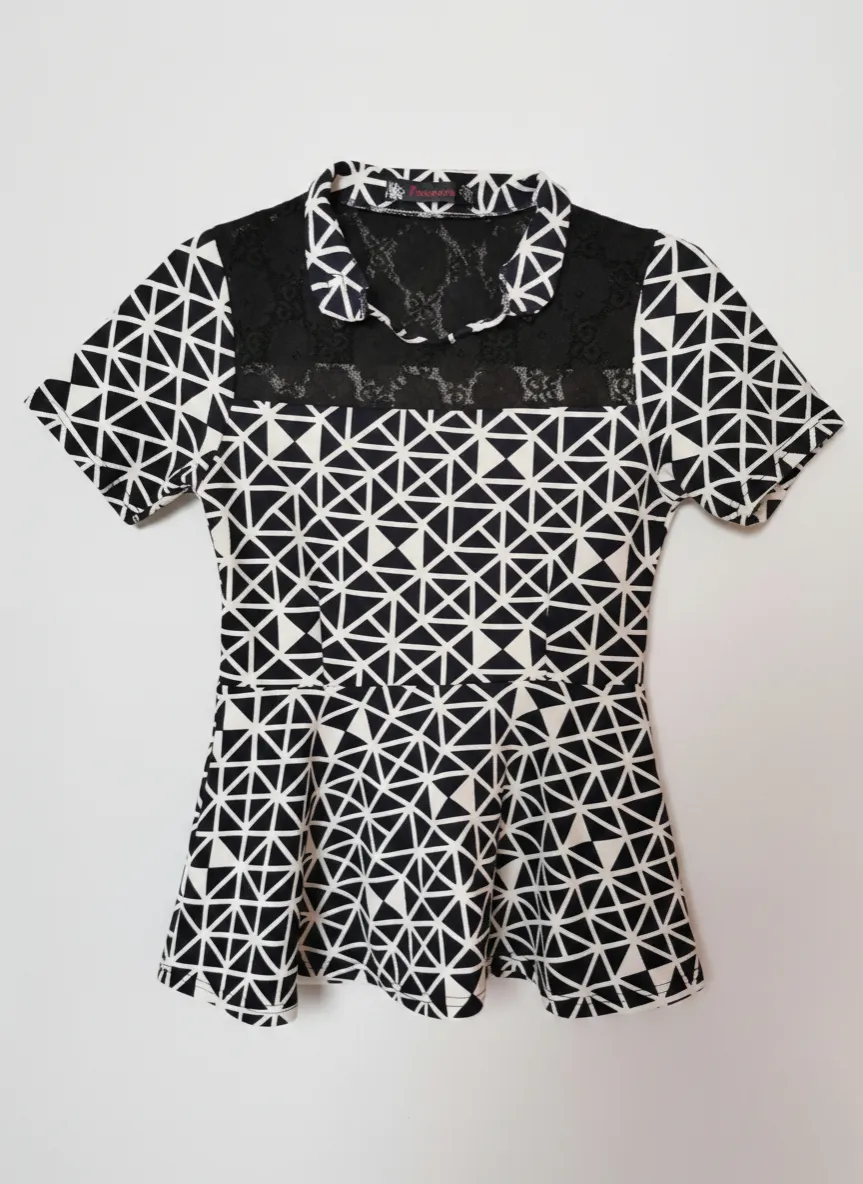 Peniwern Peniwern Short Sleeve Fit-and-Flare Black Lace Collar Peplum Blouse Top