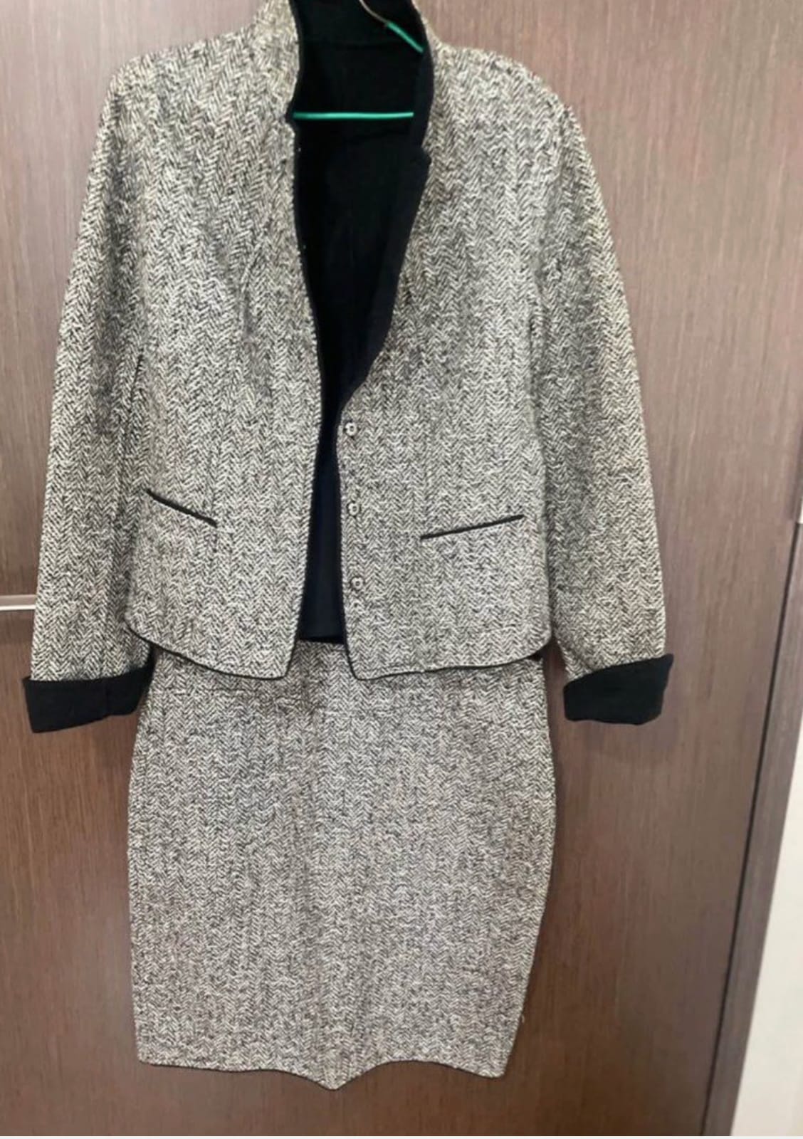 Chic Tweed Skirt Suit Set