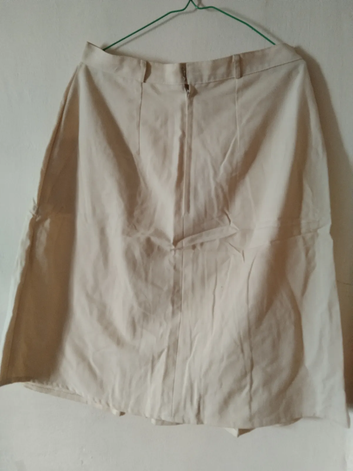 Chic Beige Pleated Skirt - Photo 2