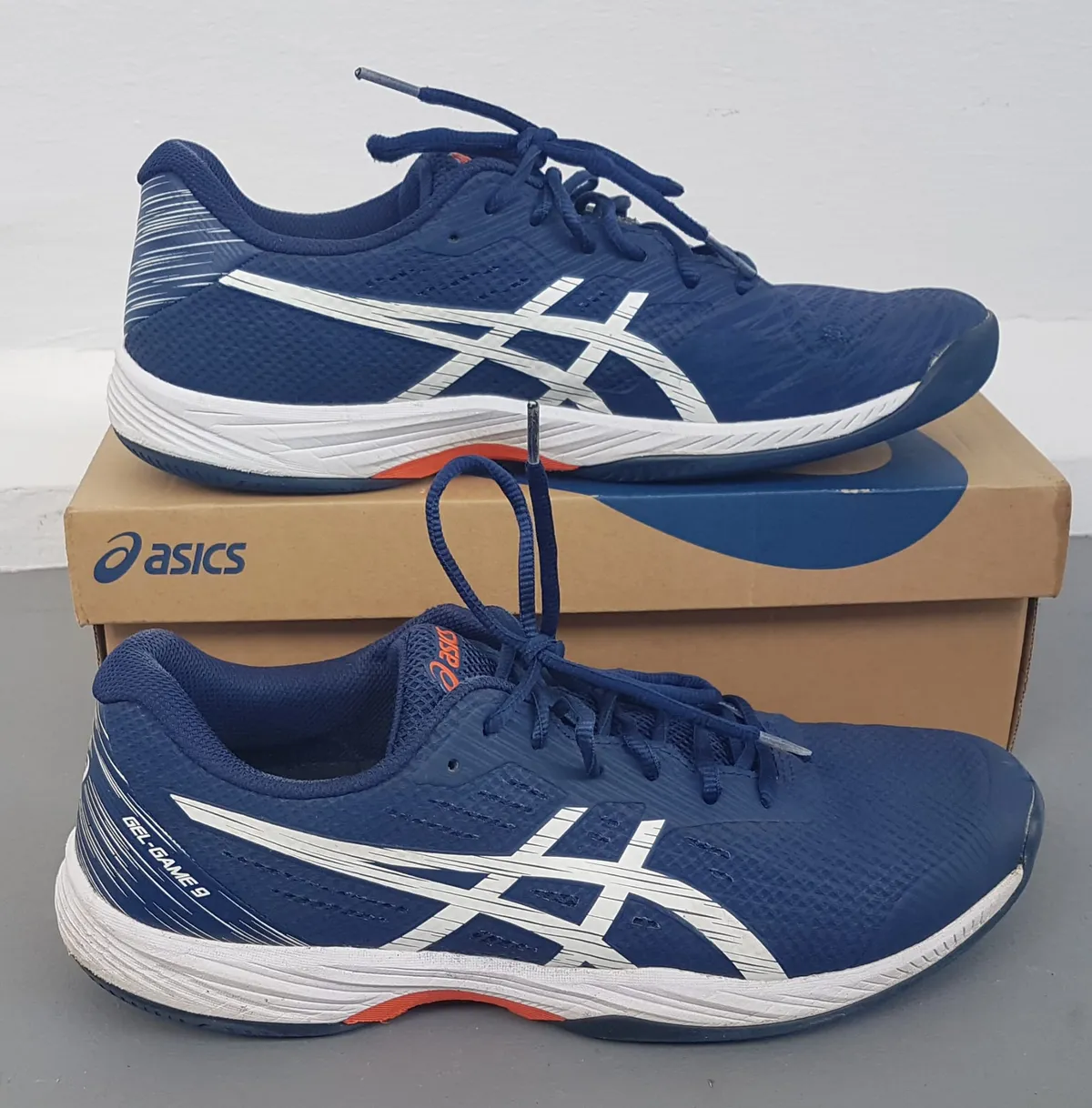Original ASICS Designer Shoes, GEL-GAME 9 Blue & White Model, UK 9.5, US 10.5, EUR 44.5, CM 28.25, Tennis, Gym, Court Sneakers, Cosmopolitan, Roadster, Sophistication, Streetwise, Urban Style, Pop Culture, Cult Street Fashion, Everyday Shoes