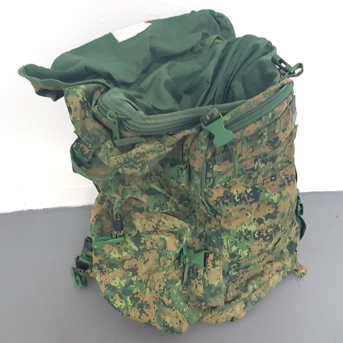 CAMO Retro Camouflage Field Pack with N Frame, Gore-Tex Design, CAMO Rucksack, Travel Pack, Backpack, Haversack, Heavy Duty, Full Pack, Adventure Gear, Hiking, Trekking, Backpacker, Field Training, Road Trip, Weekender - Photo 7