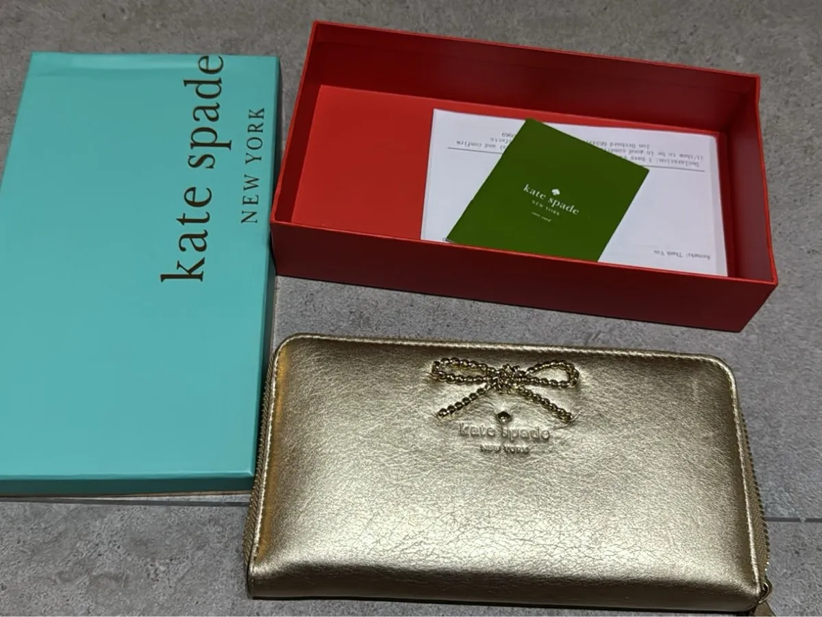 Kate Spade Chic Kate Spade Gold Wallet
