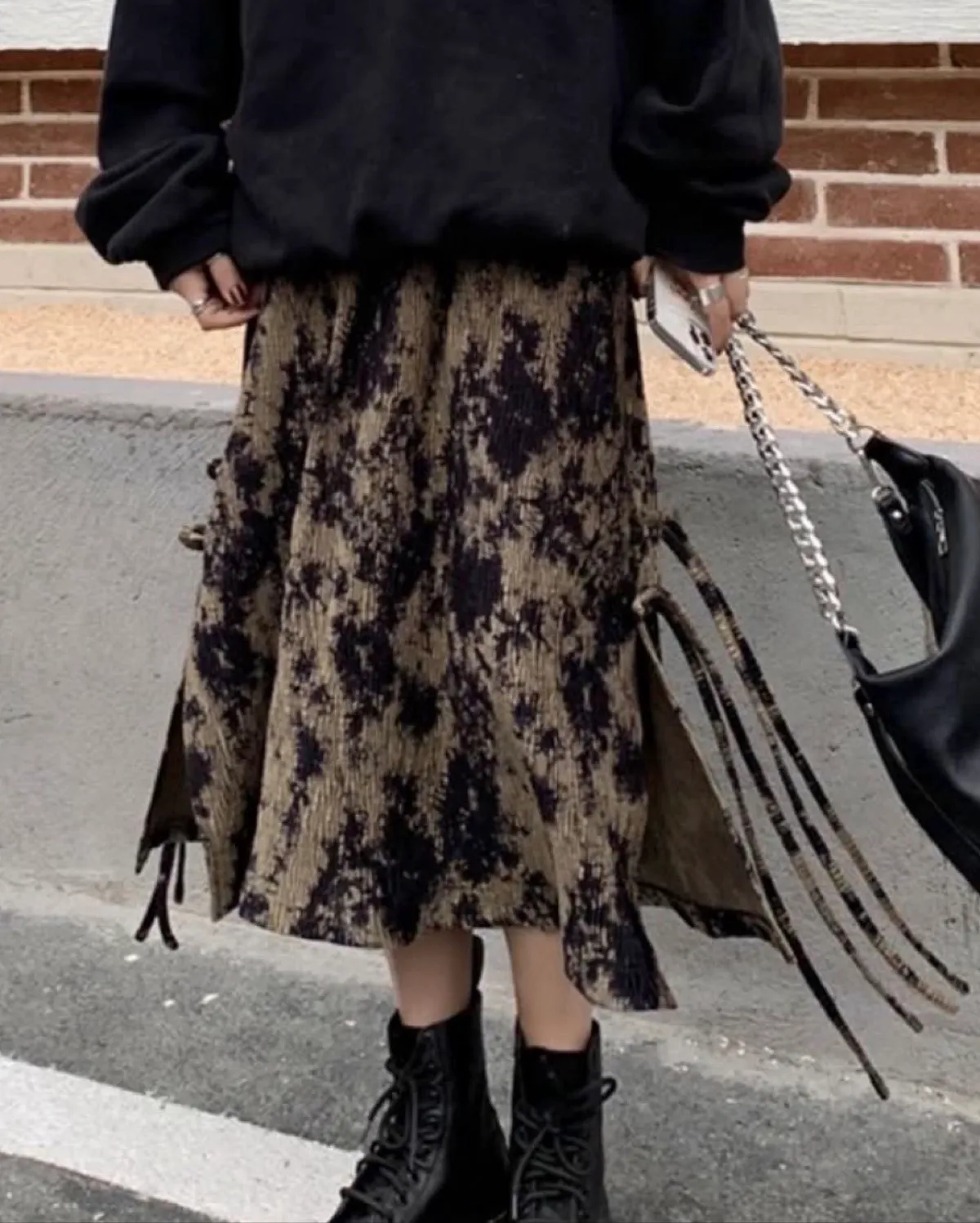 Abstract Print Corduroy Laced-up Skirt - Photo 3
