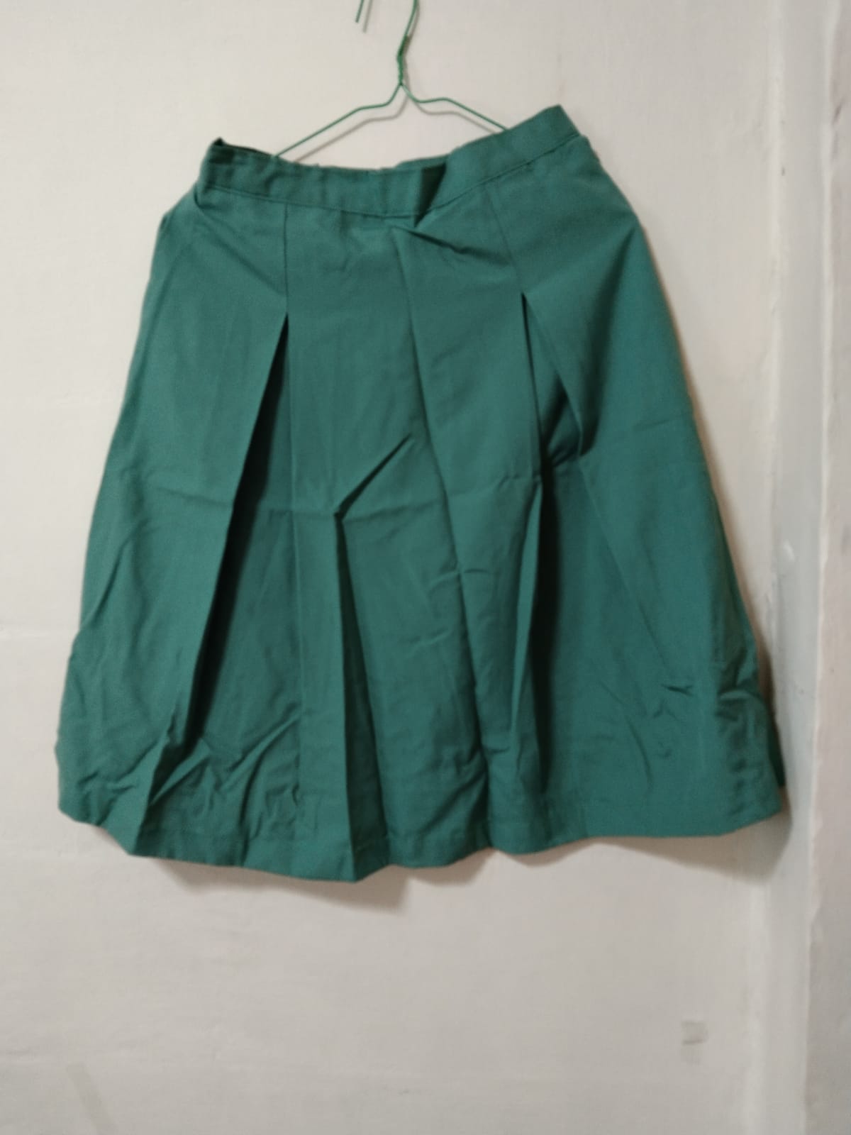 Chic Green Pleated Skirt
