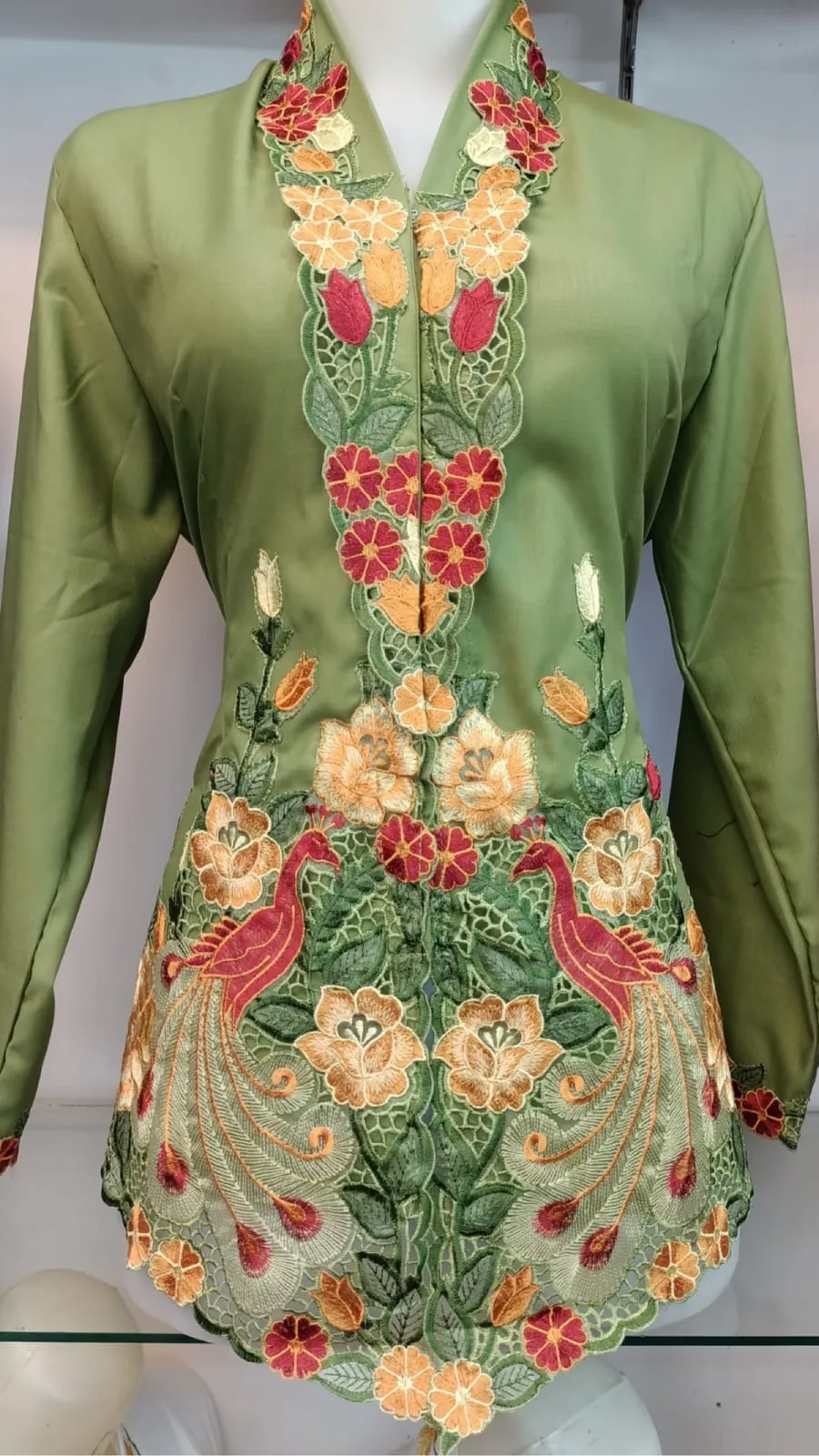 Kebaya Embroidered Peacock - Photo 9
