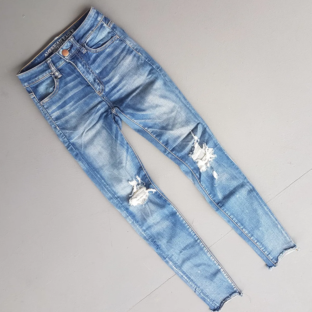 Original American Eagle Outfitters Denim Jeans, Hi-Rise Jegging, Super Super Stretch, US 0, UK 4, EU 32, AEO SA TEEN, Cool Distressed Bottoms, Bootcut, Destroyed Knees Model, Sophistication, Pop Culture, Hip Hop, Rock Star, Timeless Classic, Urban Style