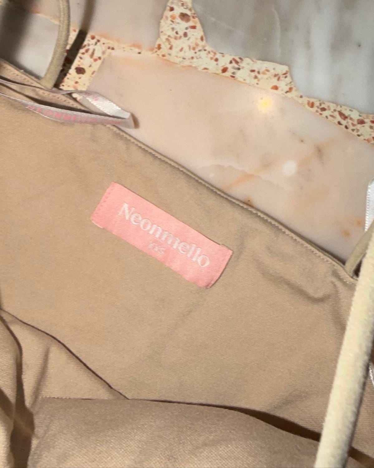 neinmello chic beige padded top - Photo 2