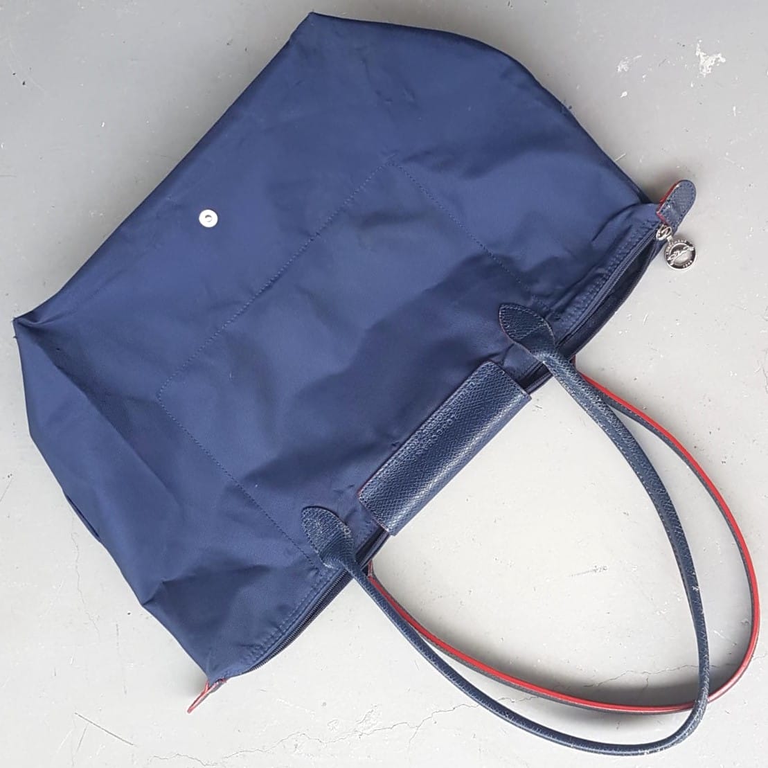 LONGCHAMP Original Longchamp Navy Blue Tote Bag, Modele Depose, LONG CHAMP LE PLIAGE Shopping, Cosmopolitan, Haute Couture, Luxury Tote Canvas Designer Bag, Sleek Leather Handle, Cross Body, Sling, Hand Carry, Sophistication, Urban Style, Your Everyday Bag - Photo 10