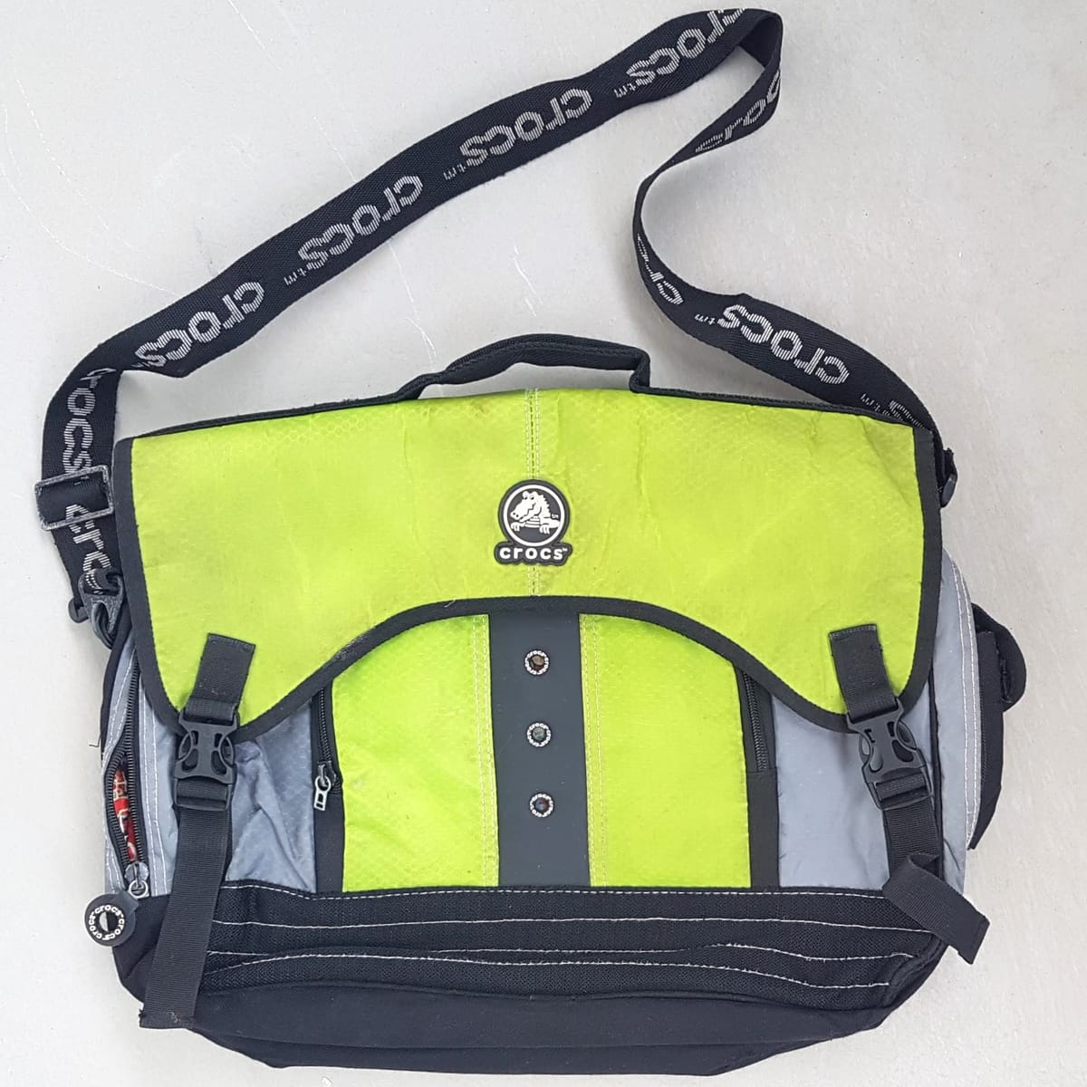 CROCS Original CROCS Tote Bag, Cross-Body, Cool Duffel Bag, Cosmopolitan, Messenger, Sleek Black, Gray & Lime Green Design, Inside Colorful Graffiti, Work Bag, Travel Pack, Sling Bag, Sophistication, Campus, Laptop, Notebook, Urban Style, Cult Street Fashion - Photo 9