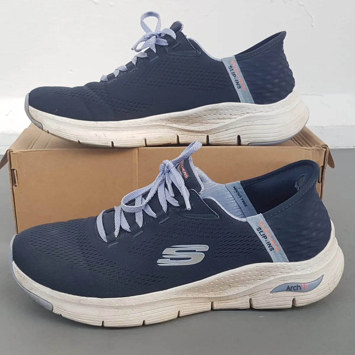 Original Skechers Hands Free Slip-Ins, Arch Fit, Fresh Flare Model, US 11, UK 8, EU 41, CM 28, Cool Blue Sneakers, Comfortable Walking Shoes, Cosmopolitan, Breathable Mesh, Max Airflow, Lightweight, Living Concepts, Sophistication, Streetwise