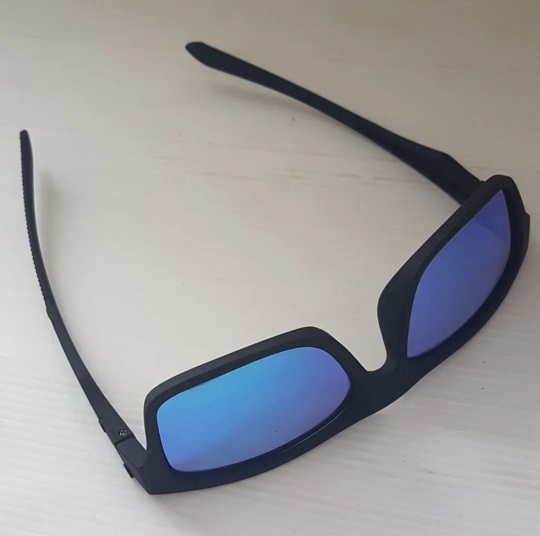 Johnson & Johnson Johnson & Johnson Vision Sunglasses, Polarized Blue Mirrored Lenses, UV Protection, Cosmopolitan, Sunshades, Sleek Designer Shades, Professional Eyewear, Safety Glasses, Cool Looking Goggles, Sophistication, Streetwise, Pop Culture, Everyday Fashion - Photo 6