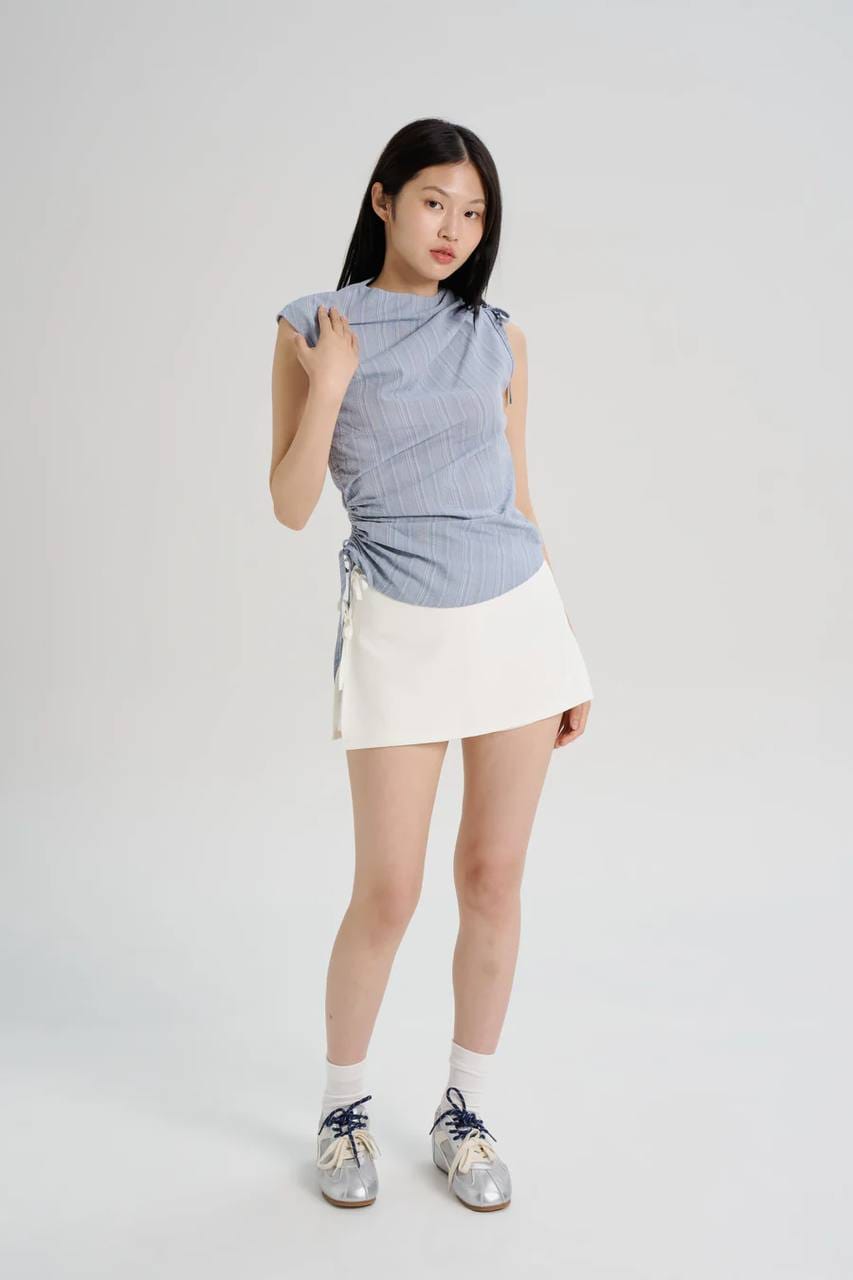 sleeveless ruched Top & white skort