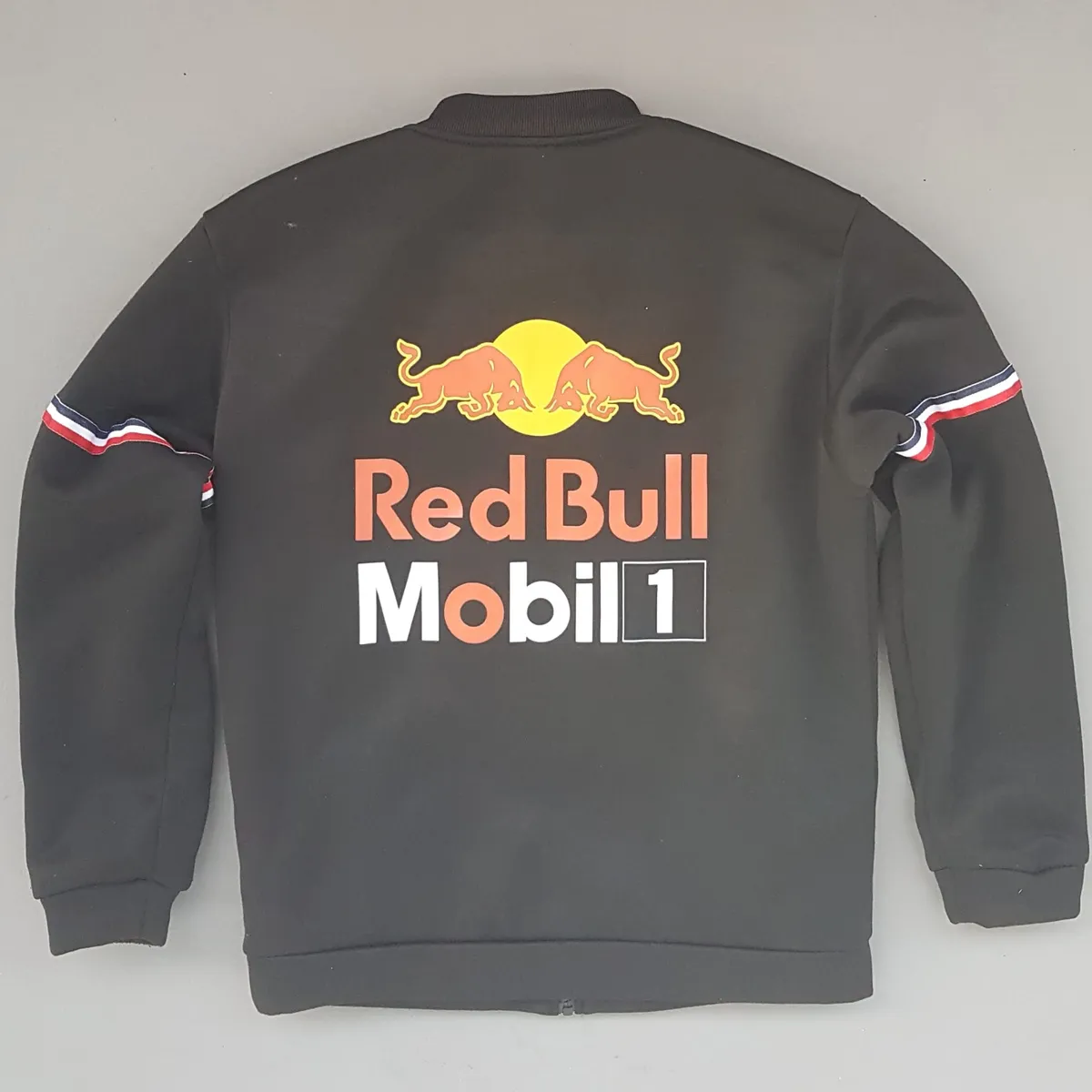 RED BULL Red Bull Racing Team Jacket, Red Bull Mobil 1 Logo, Cosmopolitan, Cool Black Top, F1 Tracksuit, Outerwear, Zipper Bomber Jacket, Cool Coat, Urban Style, Timeless Appeal, Sophistication, Streetwise, Pop Culture, Hip Hop, Celebrities, Cult Street Fashion - Photo 3