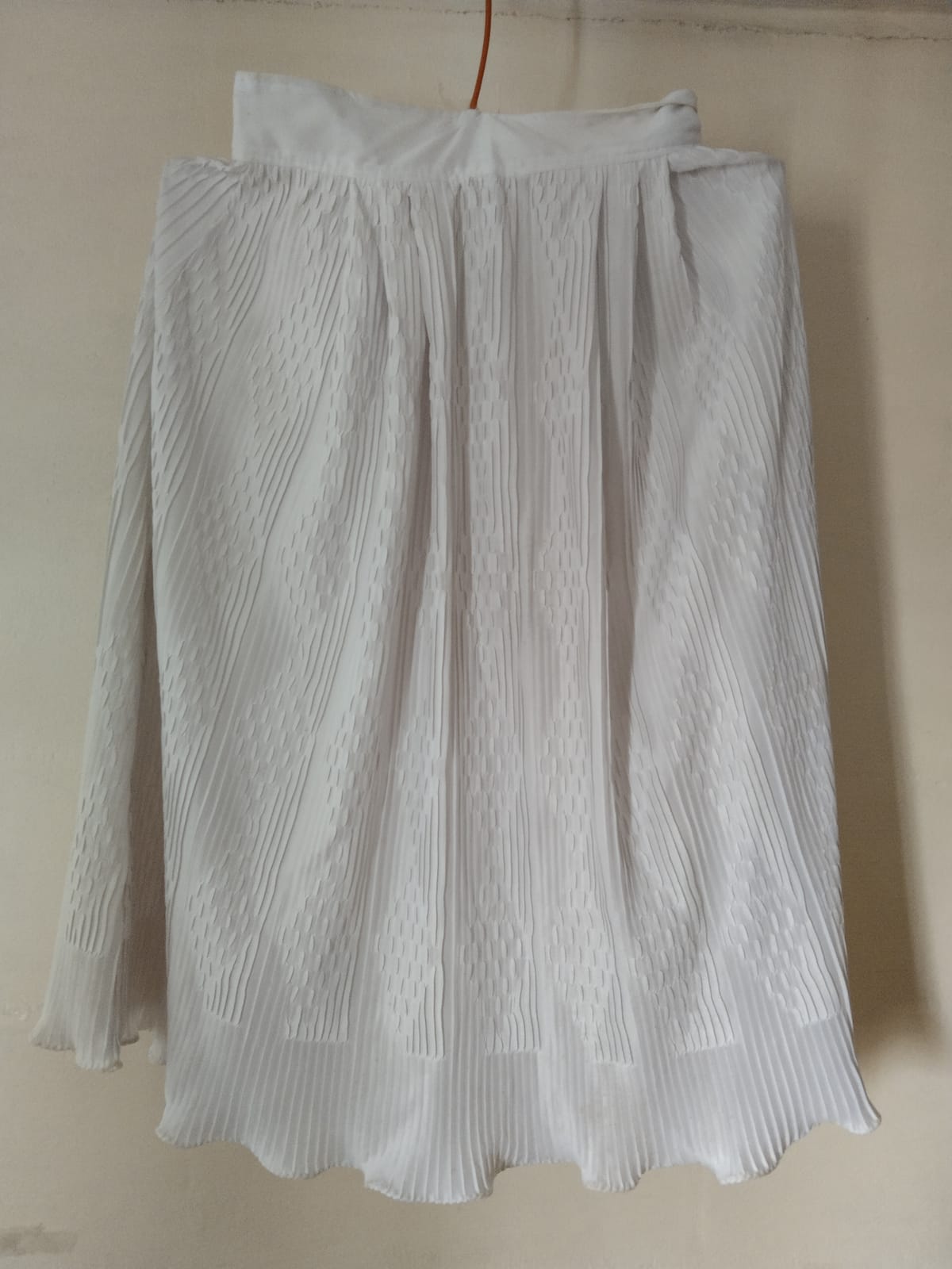 Elegant White Pleated Midi Skirt