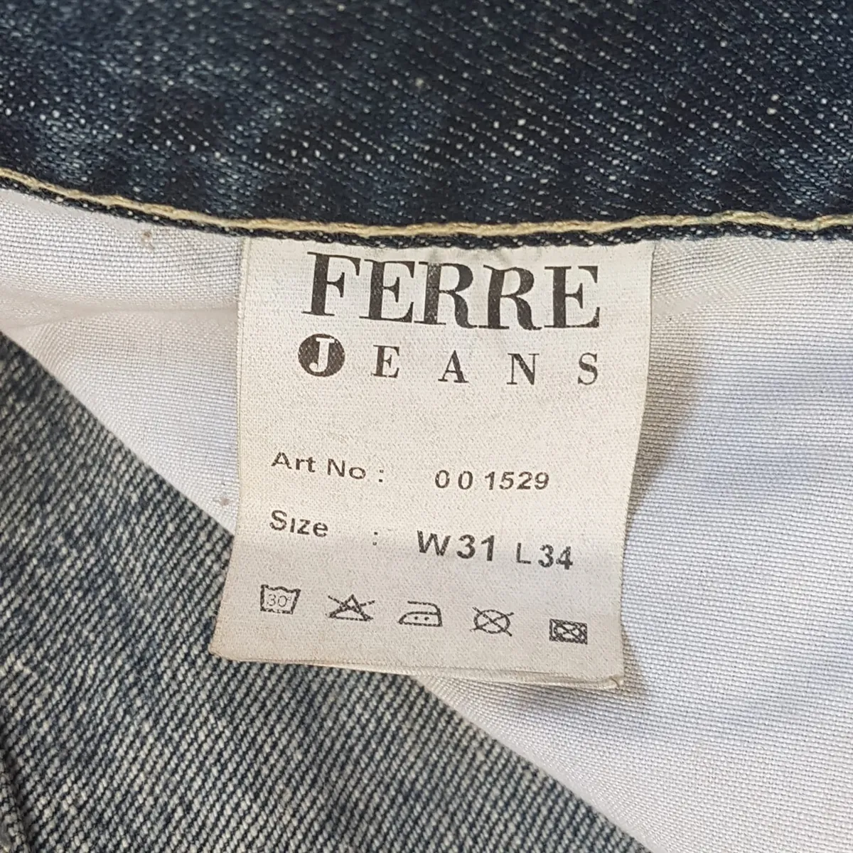 Gianfranco FERRE, ITALY Retro Gianfranco FERRE Denim Jeans, Size 31 Bootcut Jeans, Exquisite GF Patches, Cosmopolitan, Cool Flare Bottoms, ITALIAN Designer Wear, Sophistication, Nostalgic Appeal, Vintage Pants, Timeless Classic, Luxury Living, Pop Culture, Cult Street Fashion - Photo 8