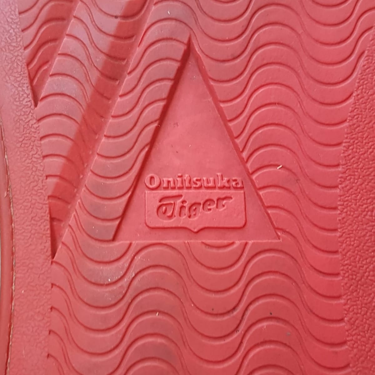 Onitsuka Tiger  Original Onitsuka Tiger Designer Sneakers, Size US 9.5, EU 43.5, CM 27.5, Cosmopolitan, JAPAN, Fabre BL-S Classic Ankle Top Shoes, White Leather Model, Red Sole, Sleek Design, Streetwise, Sophistication, Limited Edition, RETAIL $285, Roadster, Urban Style - Photo 5