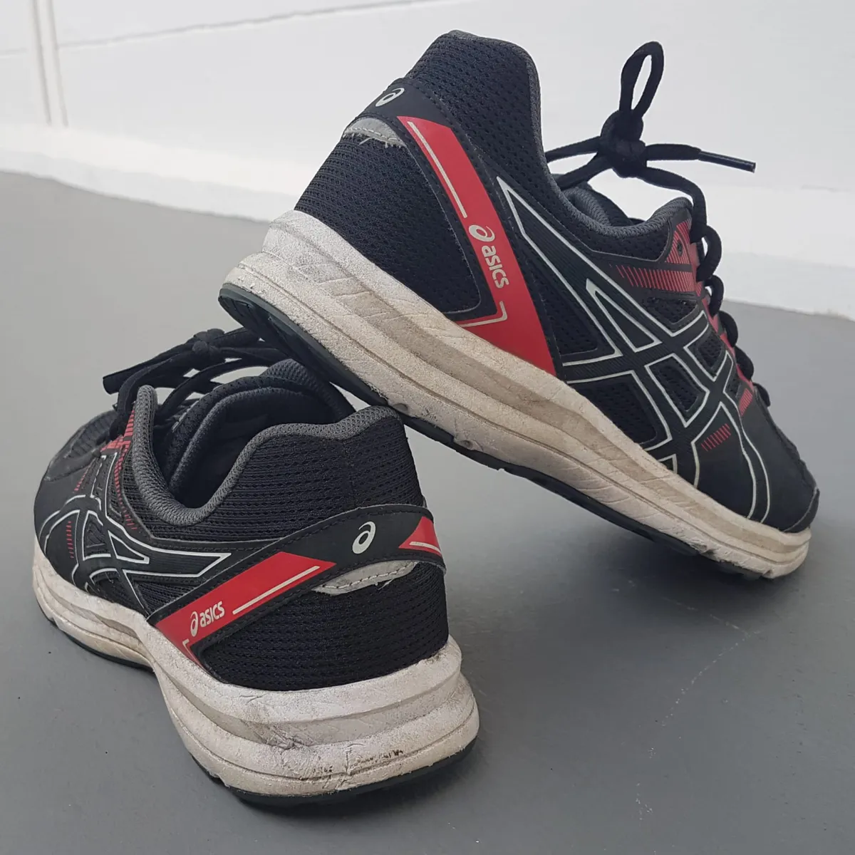 ASICS Original ASICS GEL-JOLT Running Shoes, US 10, UK 9, EUR 44, CM 28, Cosmopolitan, Cool Black & Red Sneakers, Pop Culture, Cult Street Fashion, Urban Style, Active Lifestyle, Timeless Appeal, Streetwise, Roadster, Everyday Shoes - Photo 4