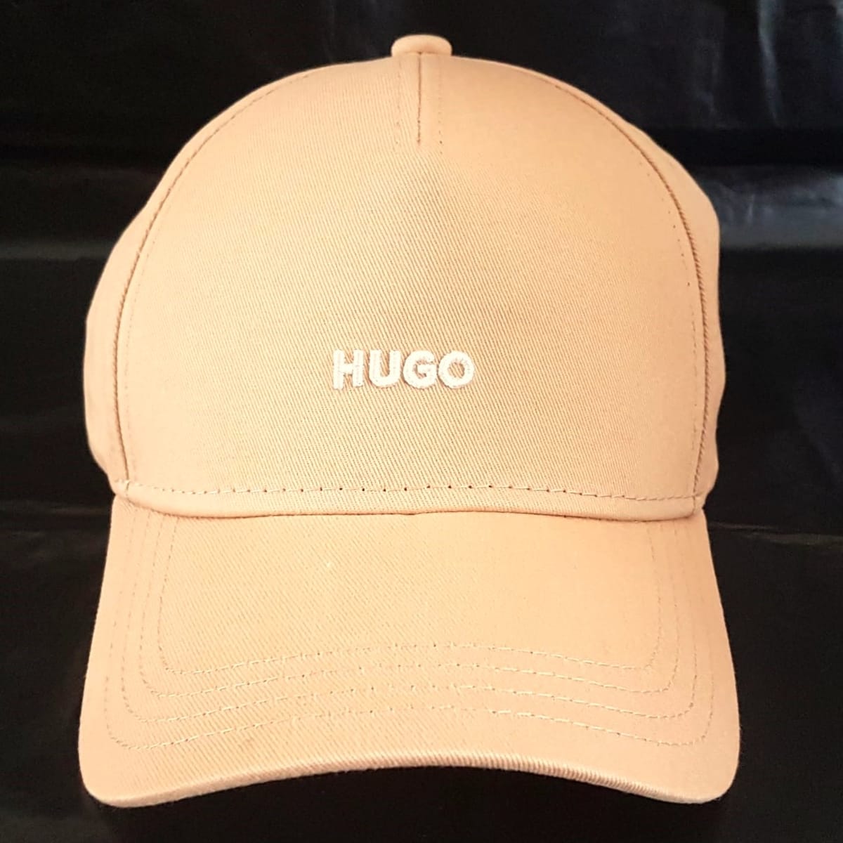 HUGO BOSS Original Hugo Boss Baseball Cap, HUGO Khaki Cap, Cosmopolitan, Luxury Living, Cool Jockey Cap, Continental, Haute Couture, New with Tag, Timeless Appeal, Urban Style, Cult Street Fashion, Pop Culture, Hip Hop, Rock Star, Summer Holidays - Photo 5