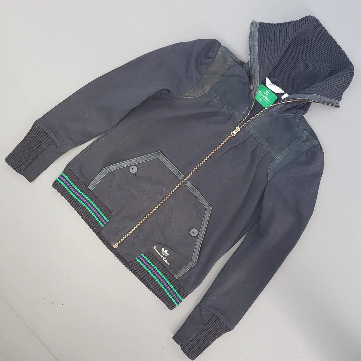 Adidas Retro Adidas Zipper Jacket, Adidas Sample Model, Cosmopolitan, Adidas Championship Edition on Centre Court since 1949, Heritage Black Tracksuit, High Collar, Vintage Coat, Sweatshirt, Outerwear, Sophistication, Pop Culture, Cult Street Fashion - Photo 9