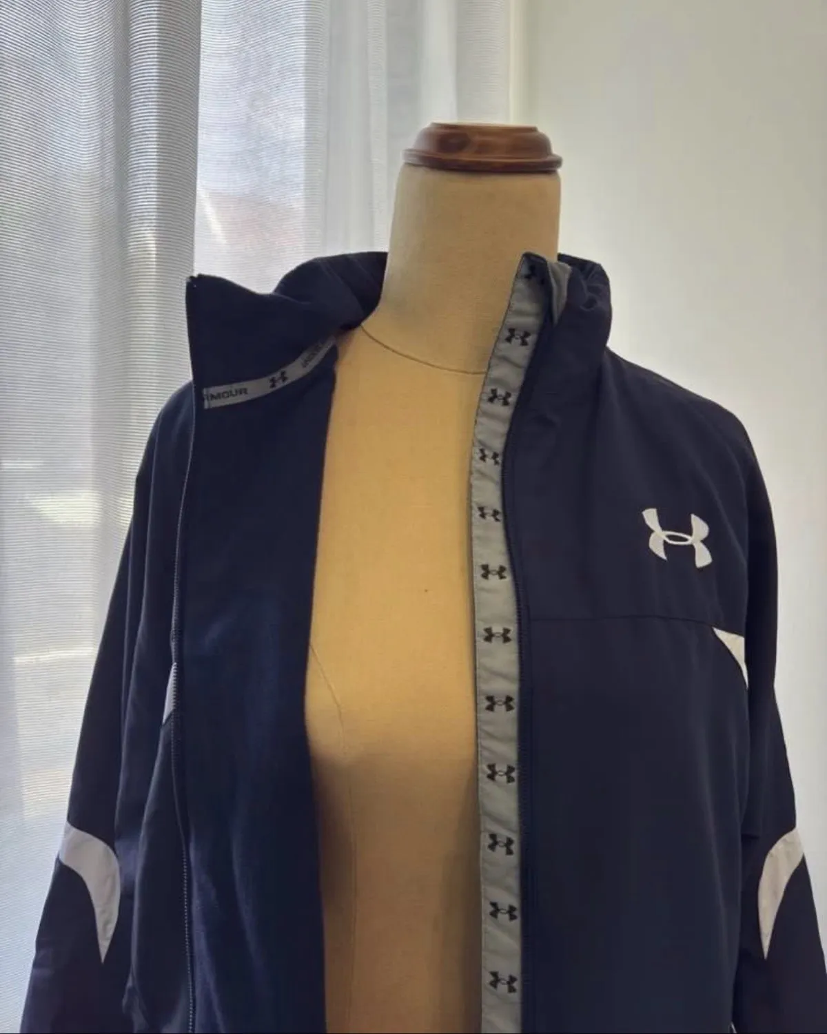 Under Armour Under Armour Navy Soft Shelled Fleece Lined Windbreaker Jacket - Photo 3